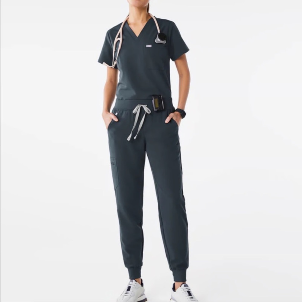 Figs Dark Harbor Scrub set size small